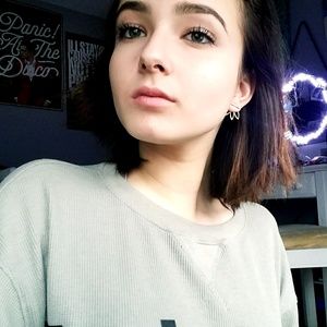 Meet your Posher, Lily